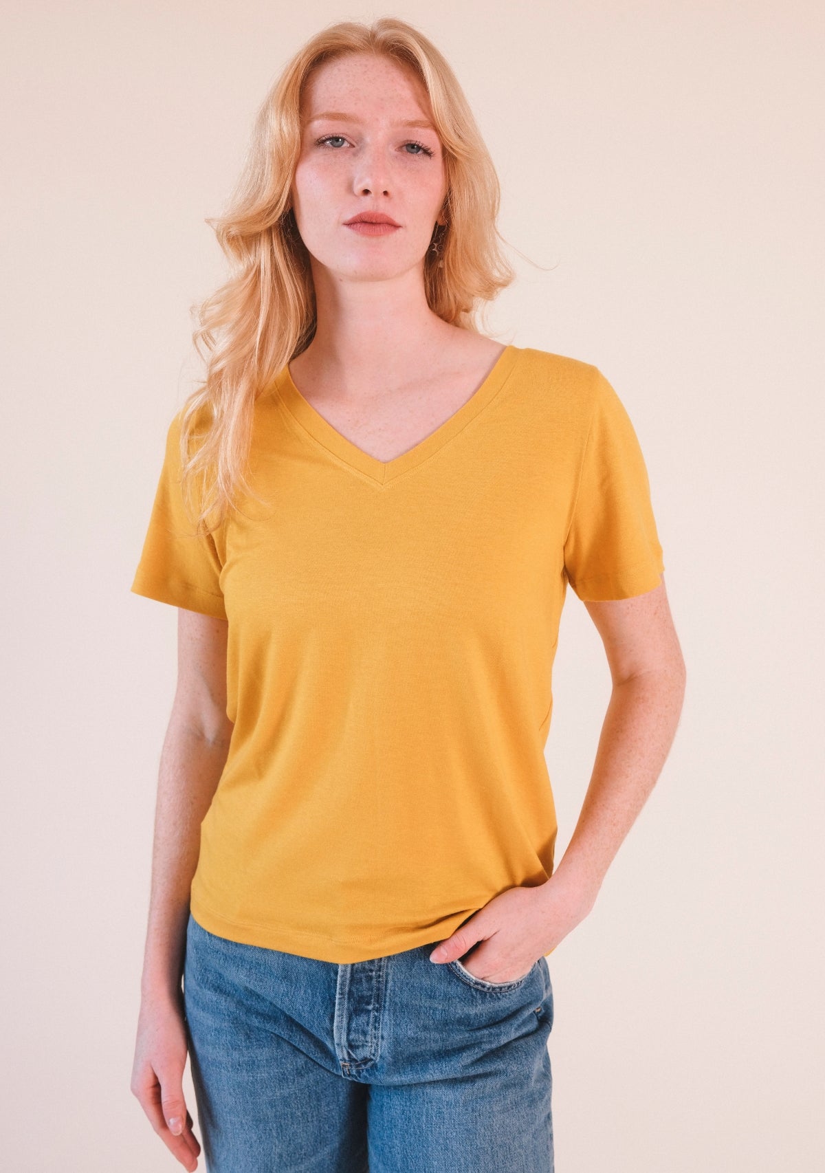 Louise Organic Cotton + Tencel ™ V-neck Tee - Golden
