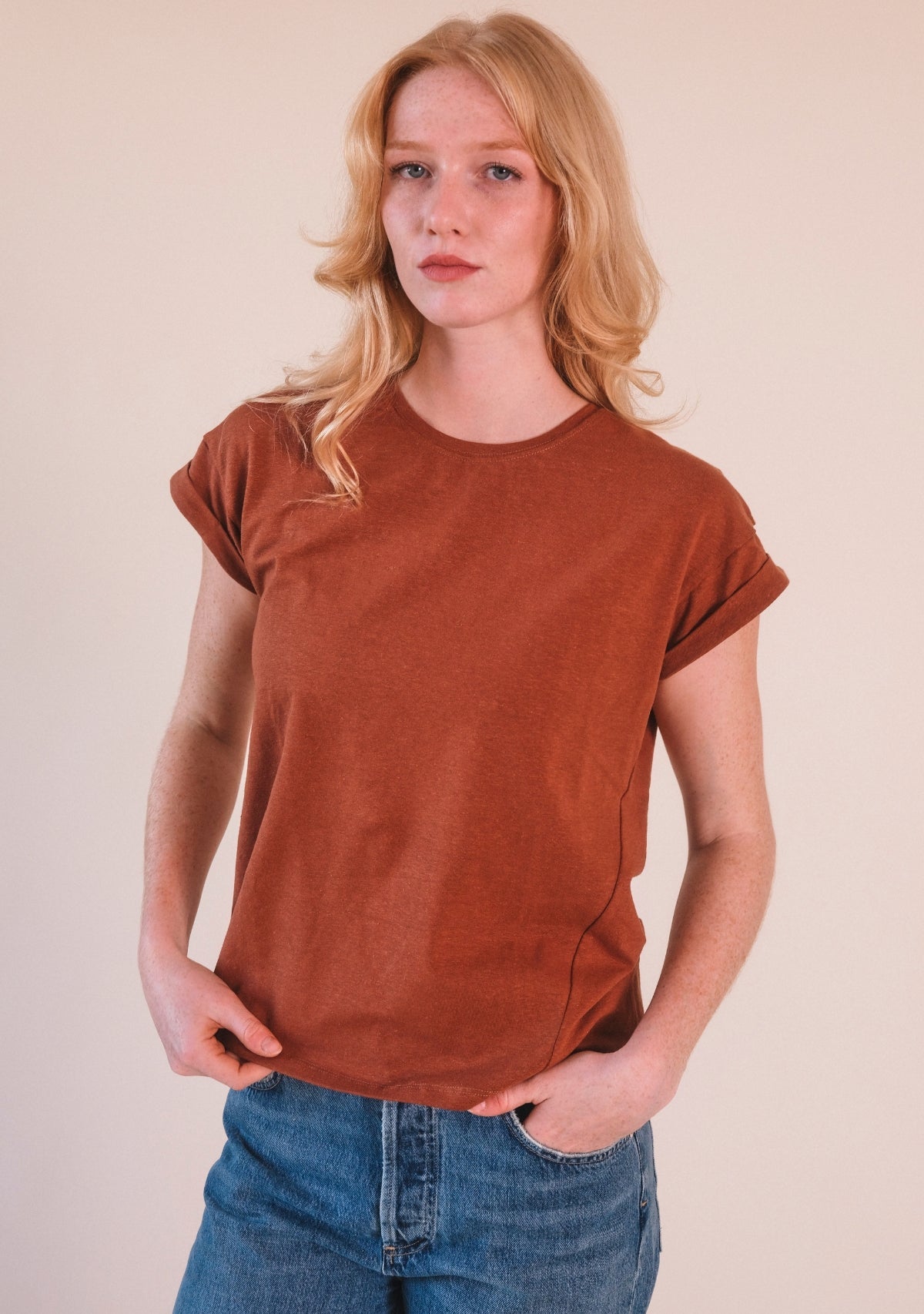 Jane Cuffed Hemp Tee - Pecan