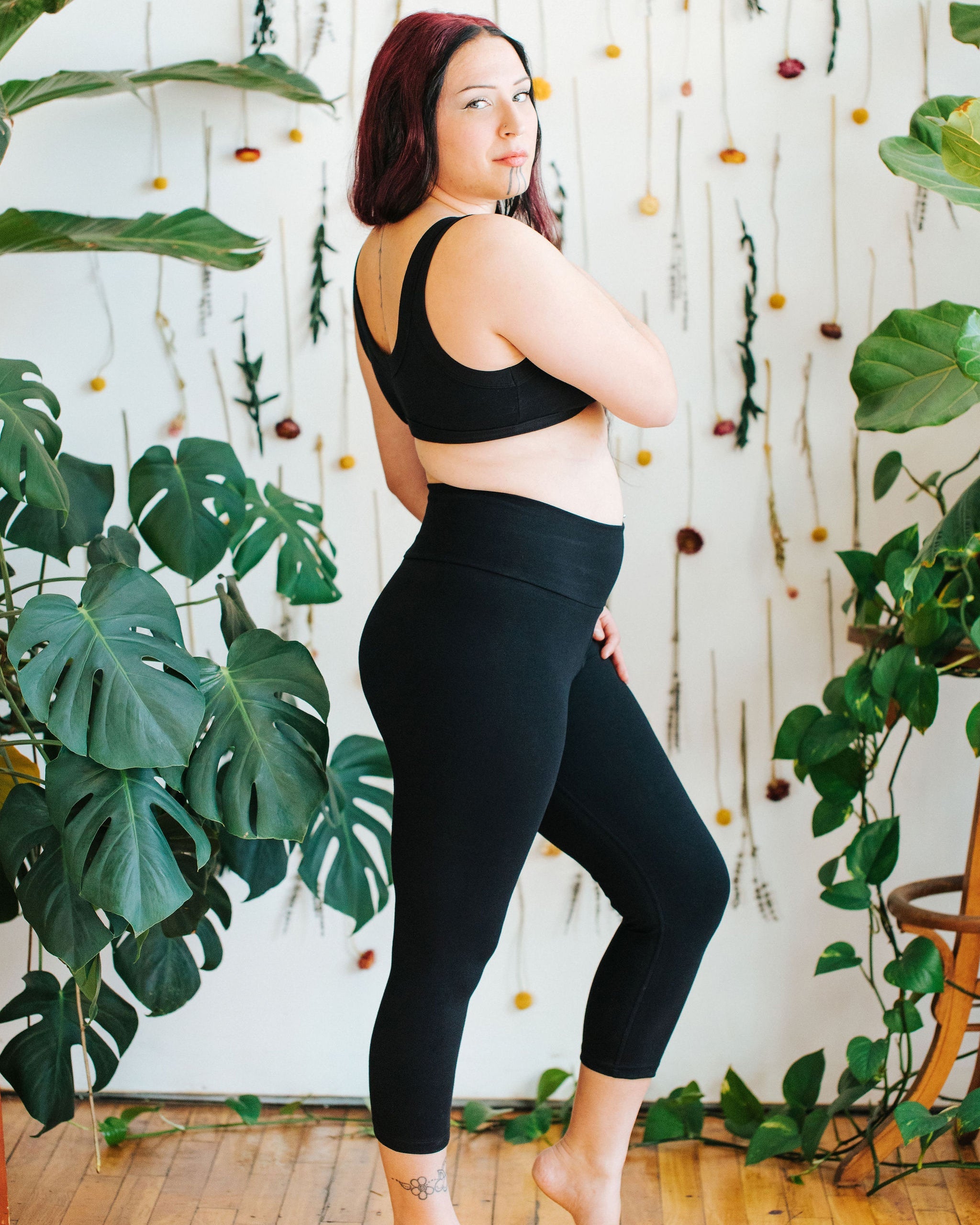 High Rise 3/4 Length Leggings Plain Black