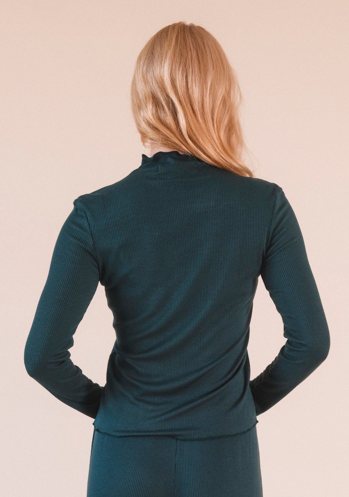 Norma Modal Ribbed Turtleneck - Pine