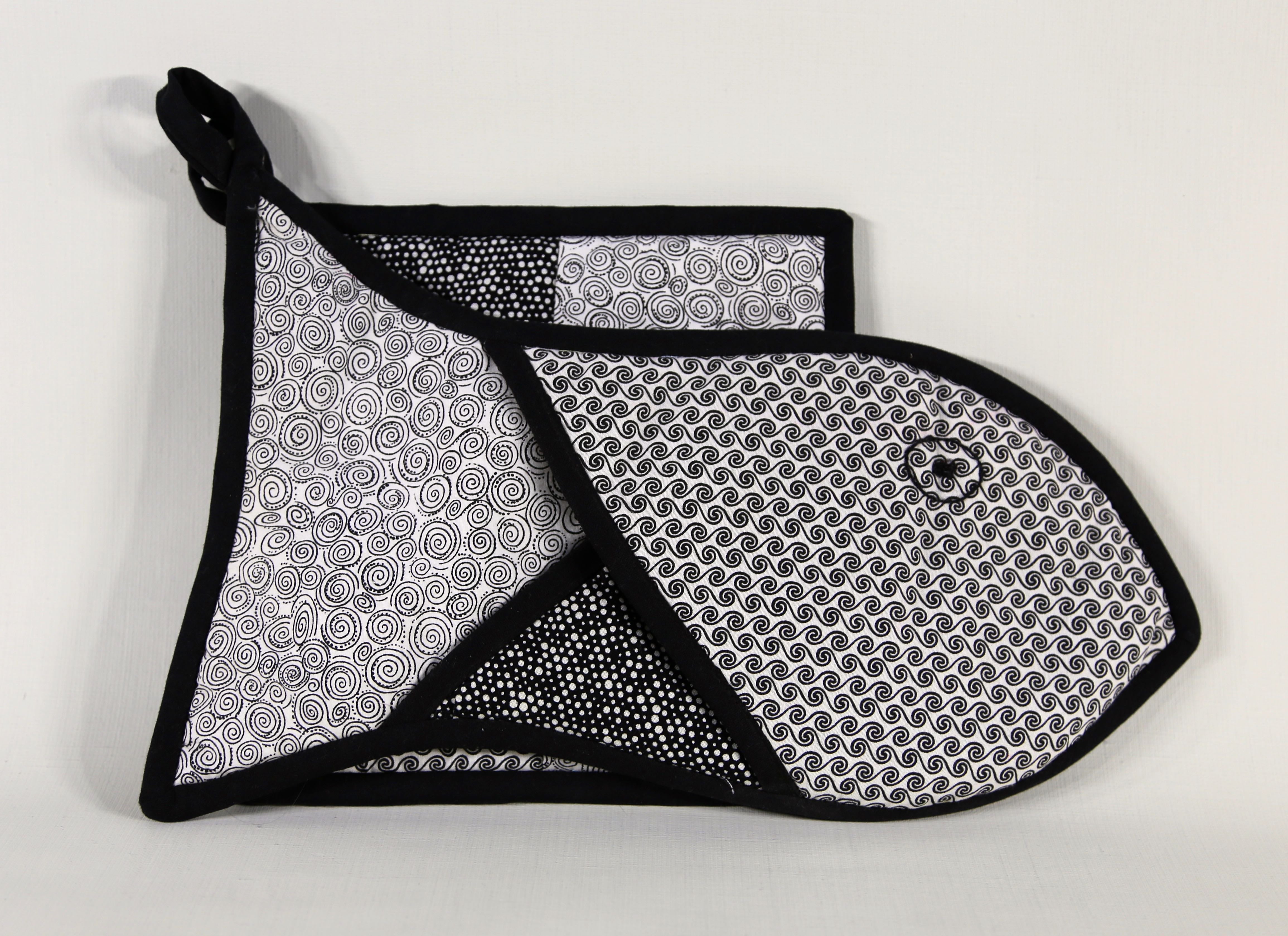 'Pwason' Fish Oven Mitt Set