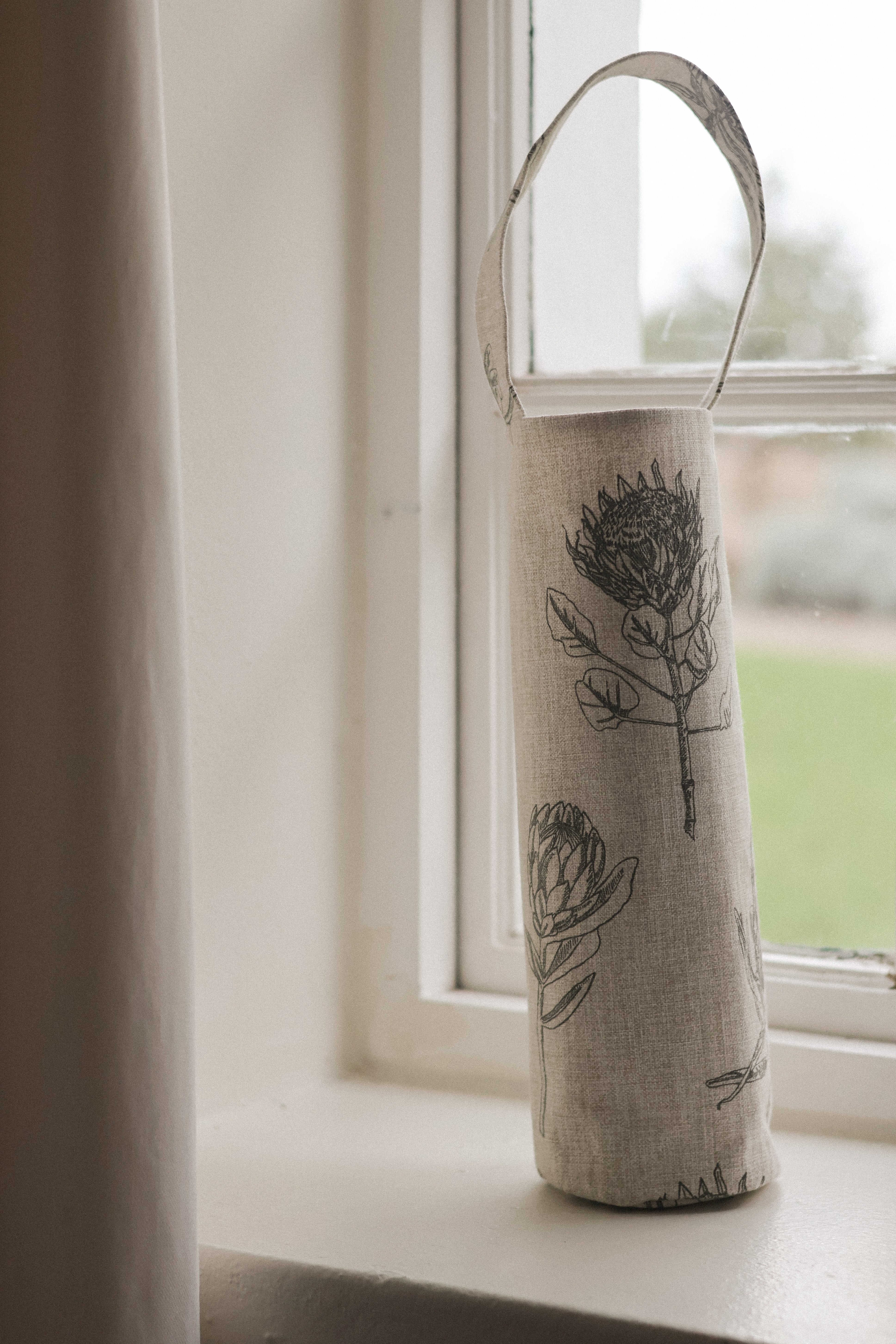Protea Wine Bag